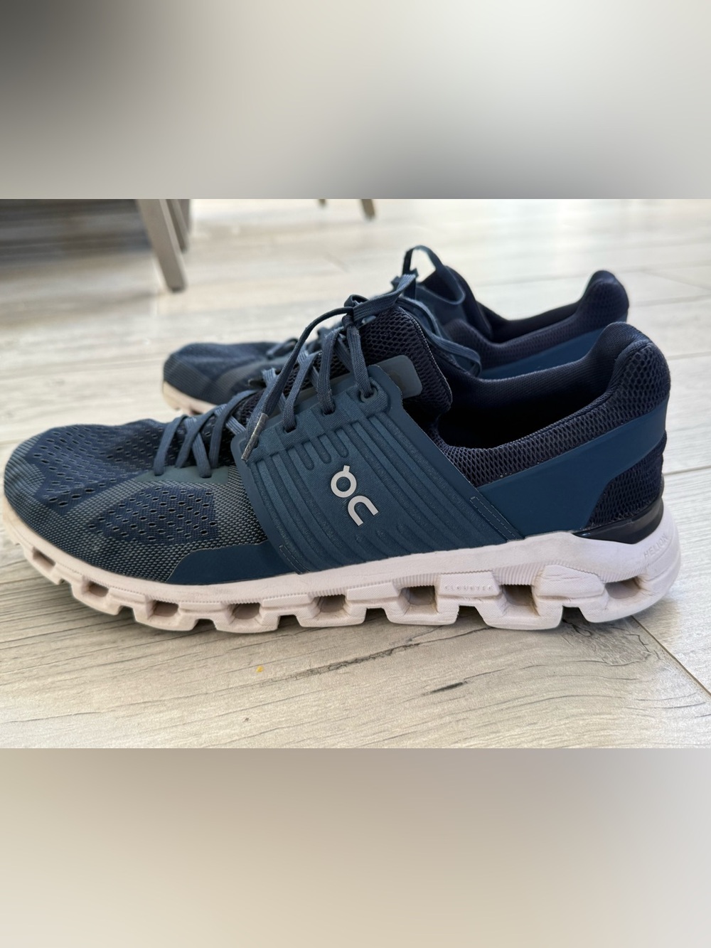 On Running Cloud Men’s Cloudswift sneakers 12